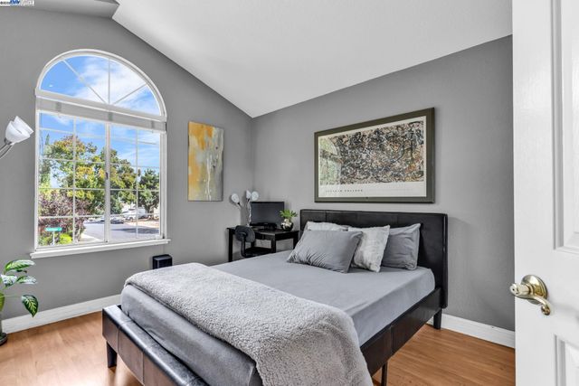 5473 Rainflower Dr, Livermore, CA 94551
