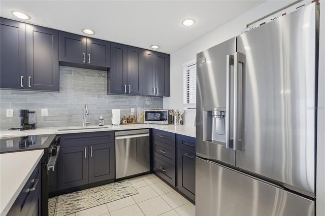 1801 GULF DRIVE N 142, Bradenton Beach, FL 34217