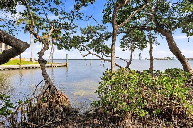 1801 GULF DRIVE N 142, Bradenton Beach, FL 34217