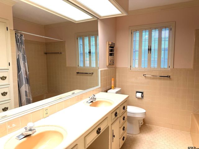 926 Circle Dr., Jacksonville, TX 75766