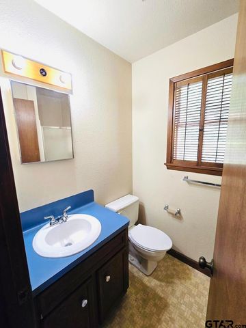 926 Circle Dr., Jacksonville, TX 75766