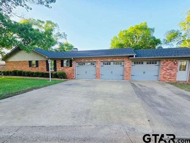 926 Circle Dr., Jacksonville, TX 75766