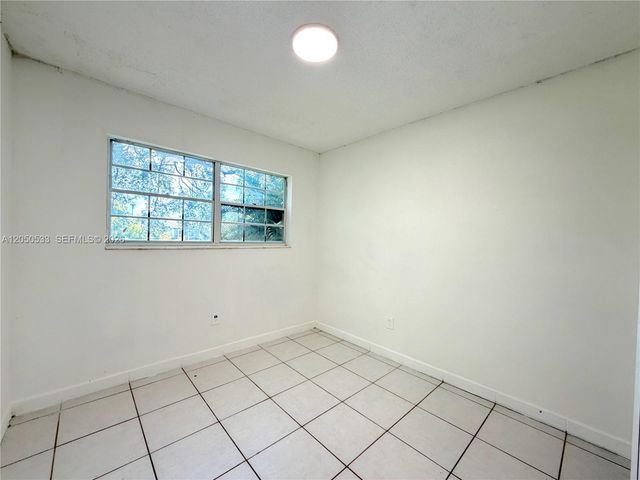 9850 W Heather Ln, Miramar, FL 33025