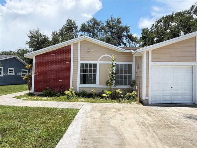 9850 W Heather Ln, Miramar, FL 33025