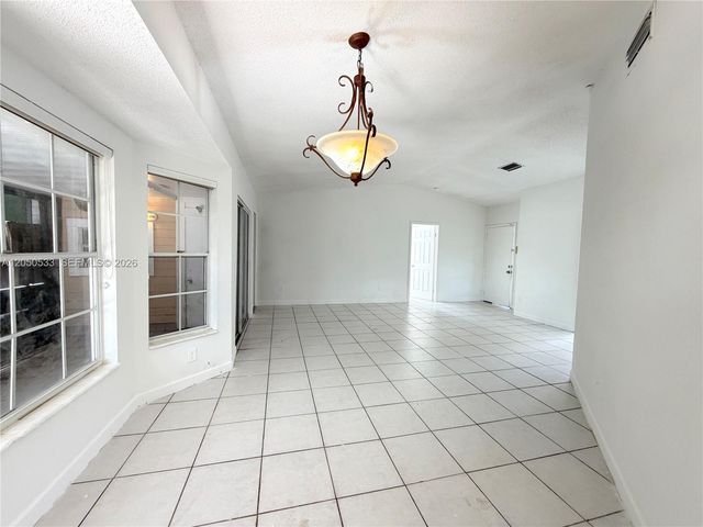 9850 W Heather Ln, Miramar, FL 33025