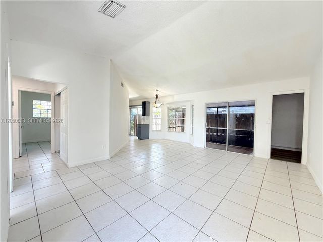 9850 W Heather Ln, Miramar, FL 33025