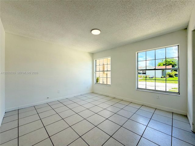 9850 W Heather Ln, Miramar, FL 33025