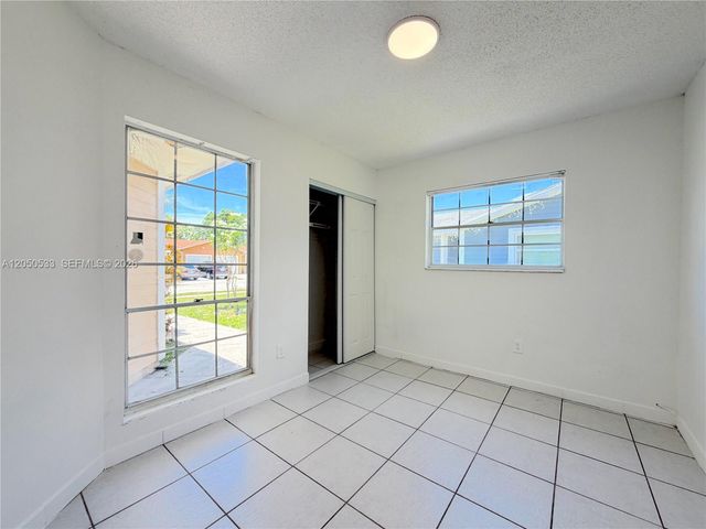 9850 W Heather Ln, Miramar, FL 33025