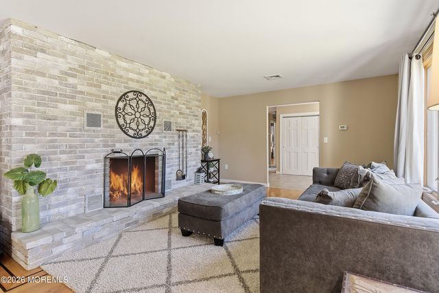 49 Farm Road, Middletown, NJ 07748