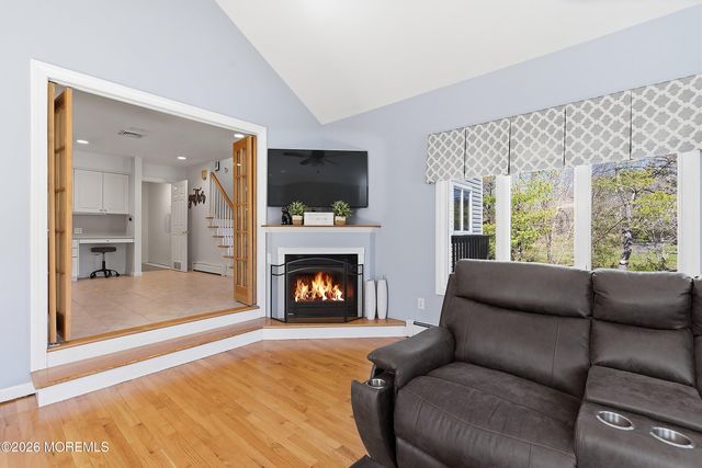 49 Farm Road, Middletown, NJ 07748