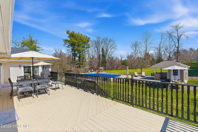 49 Farm Road, Middletown, NJ 07748