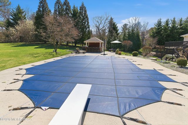 49 Farm Road, Middletown, NJ 07748