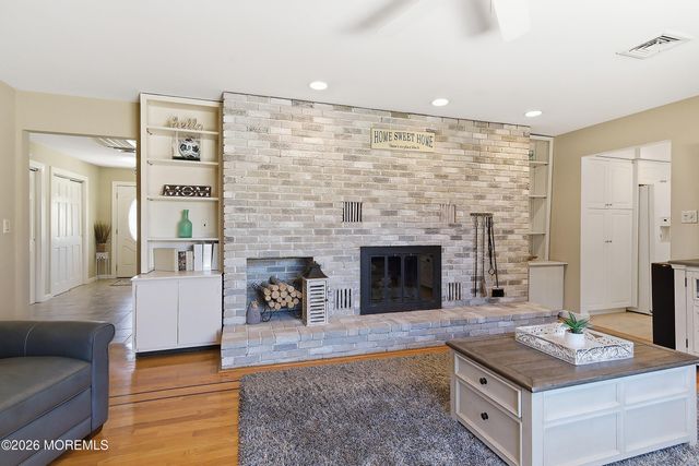 49 Farm Road, Middletown, NJ 07748