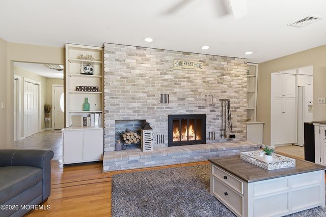 49 Farm Road, Middletown, NJ 07748