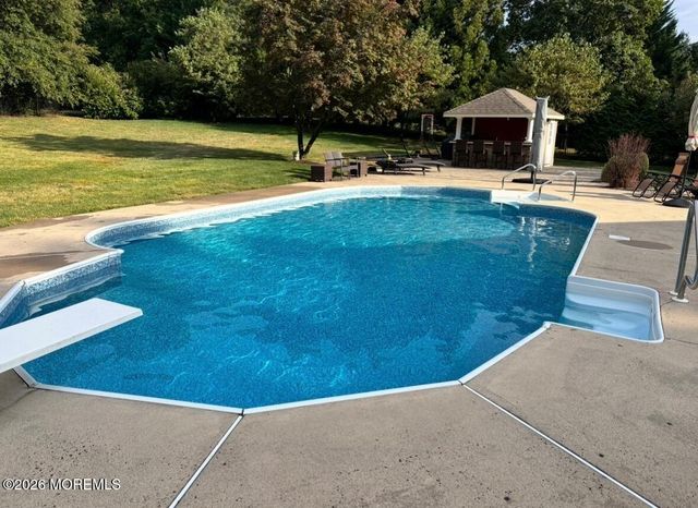 49 Farm Road, Middletown, NJ 07748