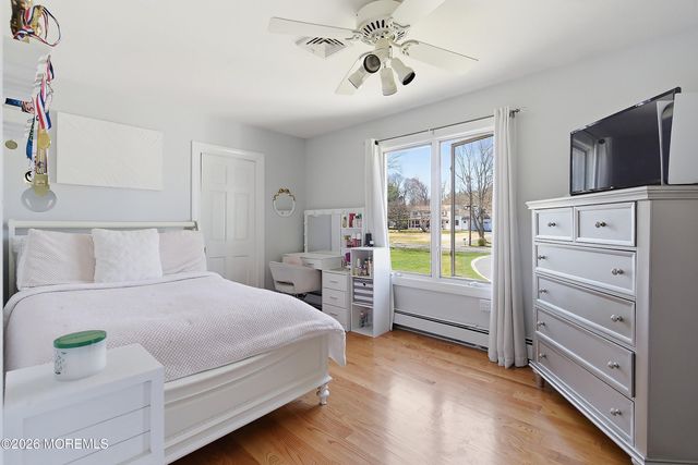 49 Farm Road, Middletown, NJ 07748