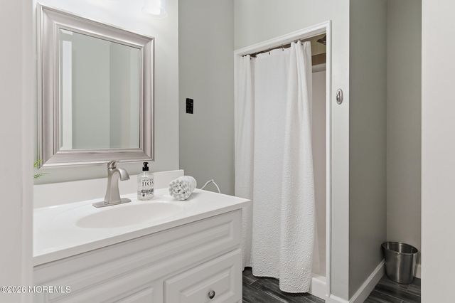 49 Farm Road, Middletown, NJ 07748