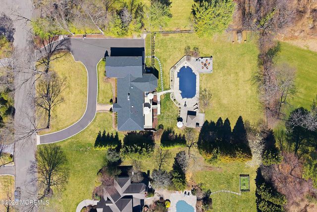 49 Farm Road, Middletown, NJ 07748