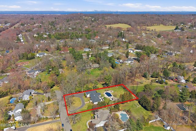 49 Farm Road, Middletown, NJ 07748