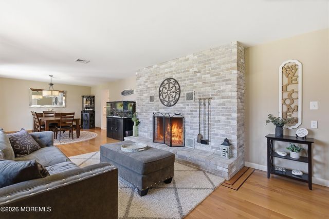49 Farm Road, Middletown, NJ 07748
