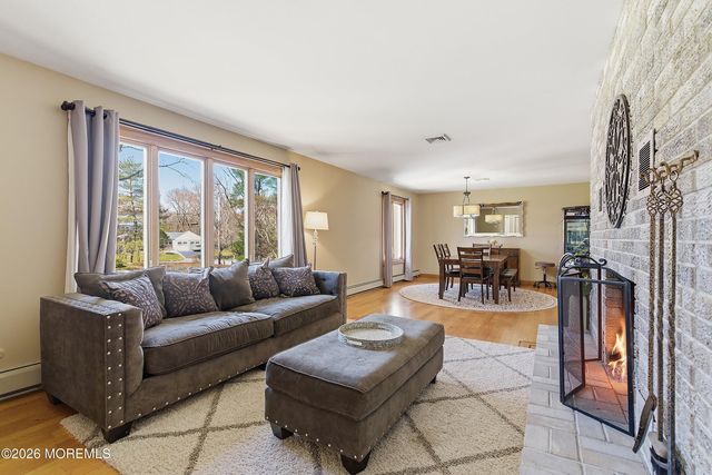 49 Farm Road, Middletown, NJ 07748