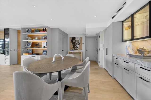 1 Grove Isle Dr A303, Miami, FL 33133