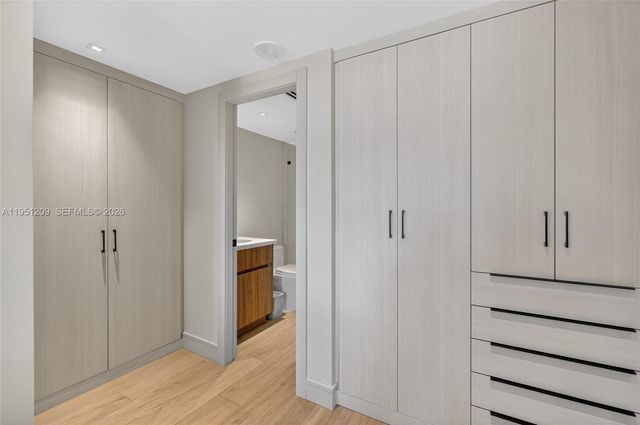 1 Grove Isle Dr A303, Miami, FL 33133