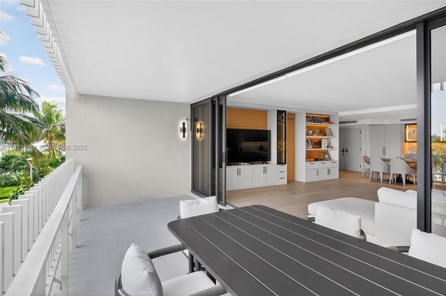 1 Grove Isle Dr A303, Miami, FL 33133