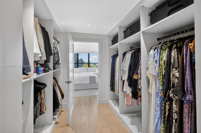 1 Grove Isle Dr A303, Miami, FL 33133