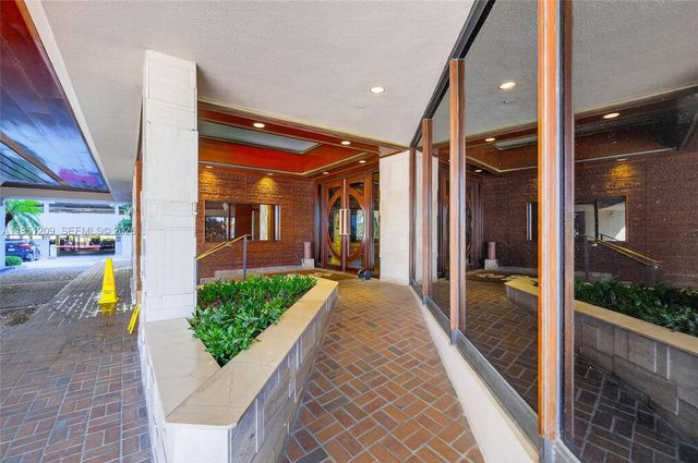 1 Grove Isle Dr A303, Miami, FL 33133