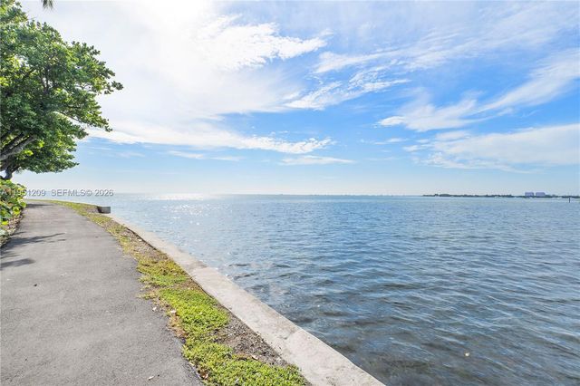 1 Grove Isle Dr A303, Miami, FL 33133