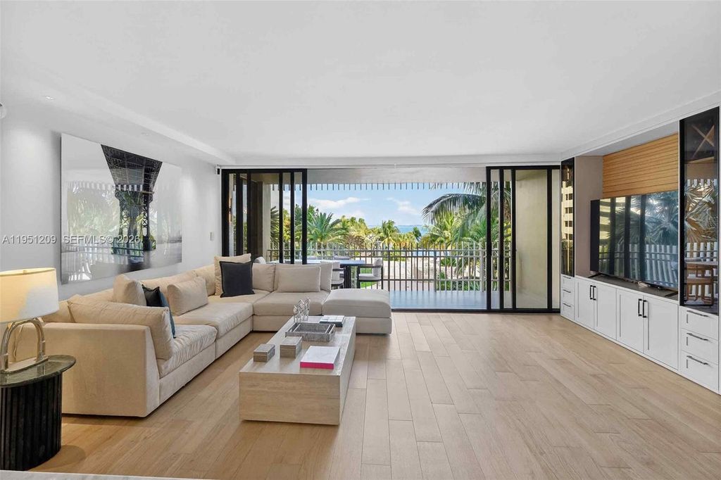 1 Grove Isle Dr A303, Miami, FL 33133