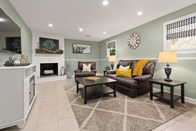 44 Pitman Drive, Reading, MA 01867