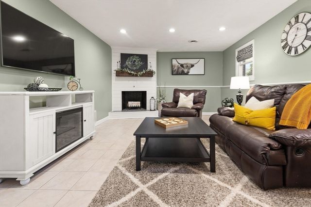 44 Pitman Drive, Reading, MA 01867