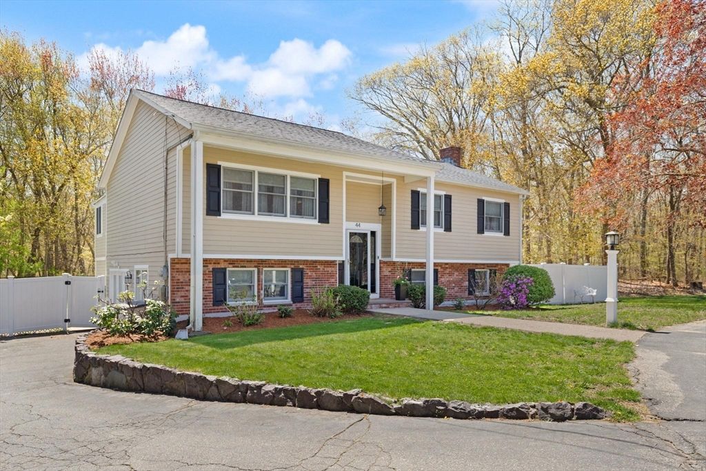 44 Pitman Drive, Reading, MA 01867