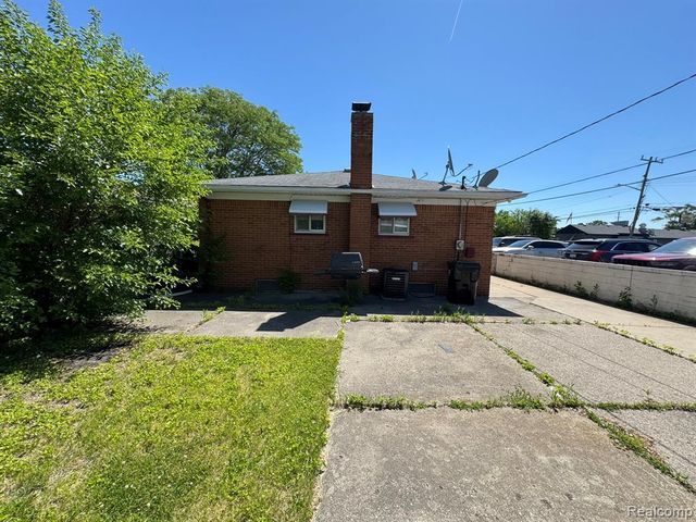 8847 Woodbine, Redford, MI 48239