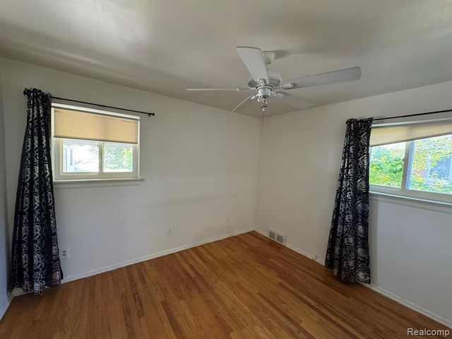 8847 Woodbine, Redford, MI 48239