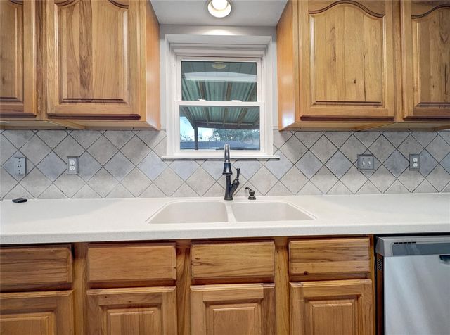 2103 Williamsburg Court N, League City, TX 77573