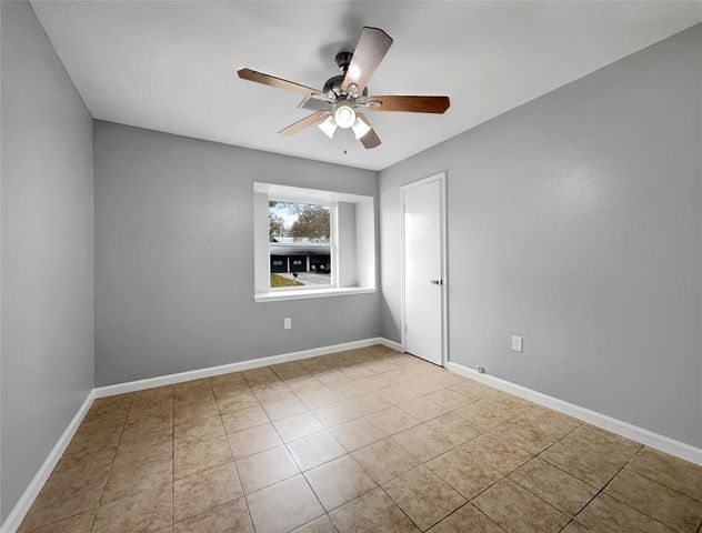 2103 Williamsburg Court N, League City, TX 77573