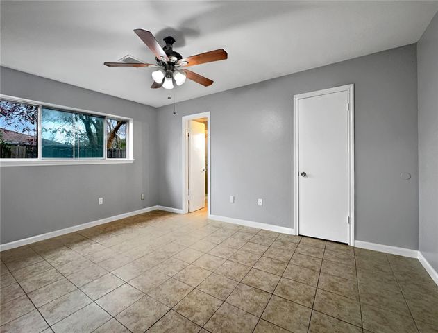 2103 Williamsburg Court N, League City, TX 77573