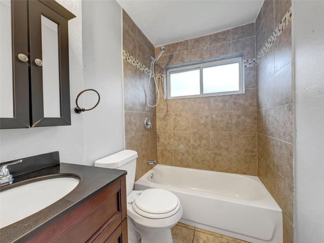 2103 Williamsburg Court N, League City, TX 77573