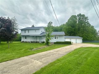 3799 Larchmont Avenue NE, Bazetta, OH 44483