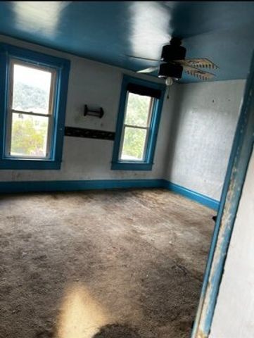 786 Kennedy St, New Eagle, PA 15063