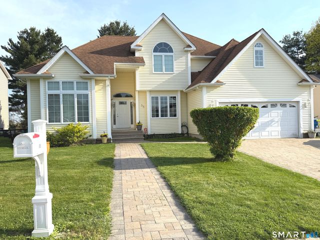 35 Emerald Pines Road, Waterbury, CT 06704