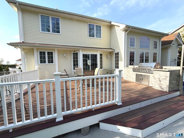 35 Emerald Pines Road, Waterbury, CT 06704