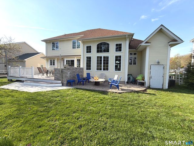 35 Emerald Pines Road, Waterbury, CT 06704