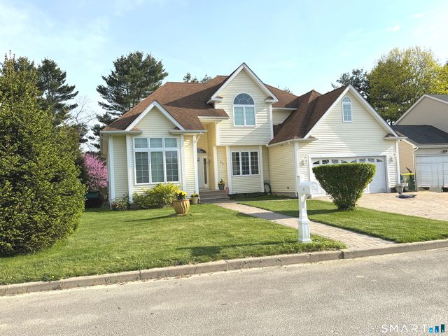 35 Emerald Pines Road, Waterbury, CT 06704