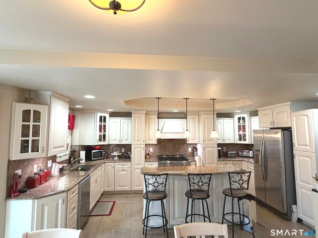 35 Emerald Pines Road, Waterbury, CT 06704