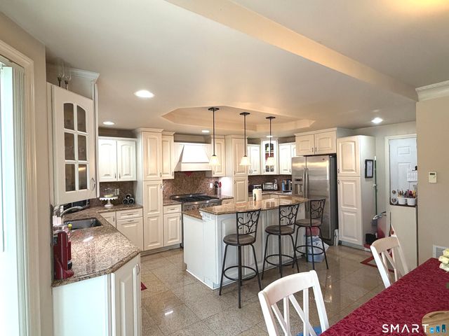 35 Emerald Pines Road, Waterbury, CT 06704