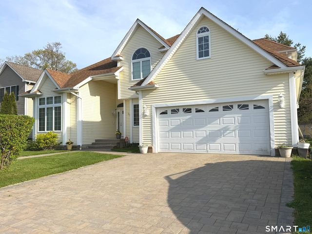 35 Emerald Pines Road, Waterbury, CT 06704